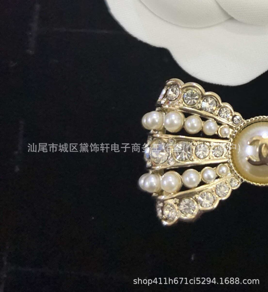 Брошь Chanel Double C с полным алмазным паве, квадратная брошь с бриллиантами и жемчугом, брошь-камелия Chanel, маленькая...