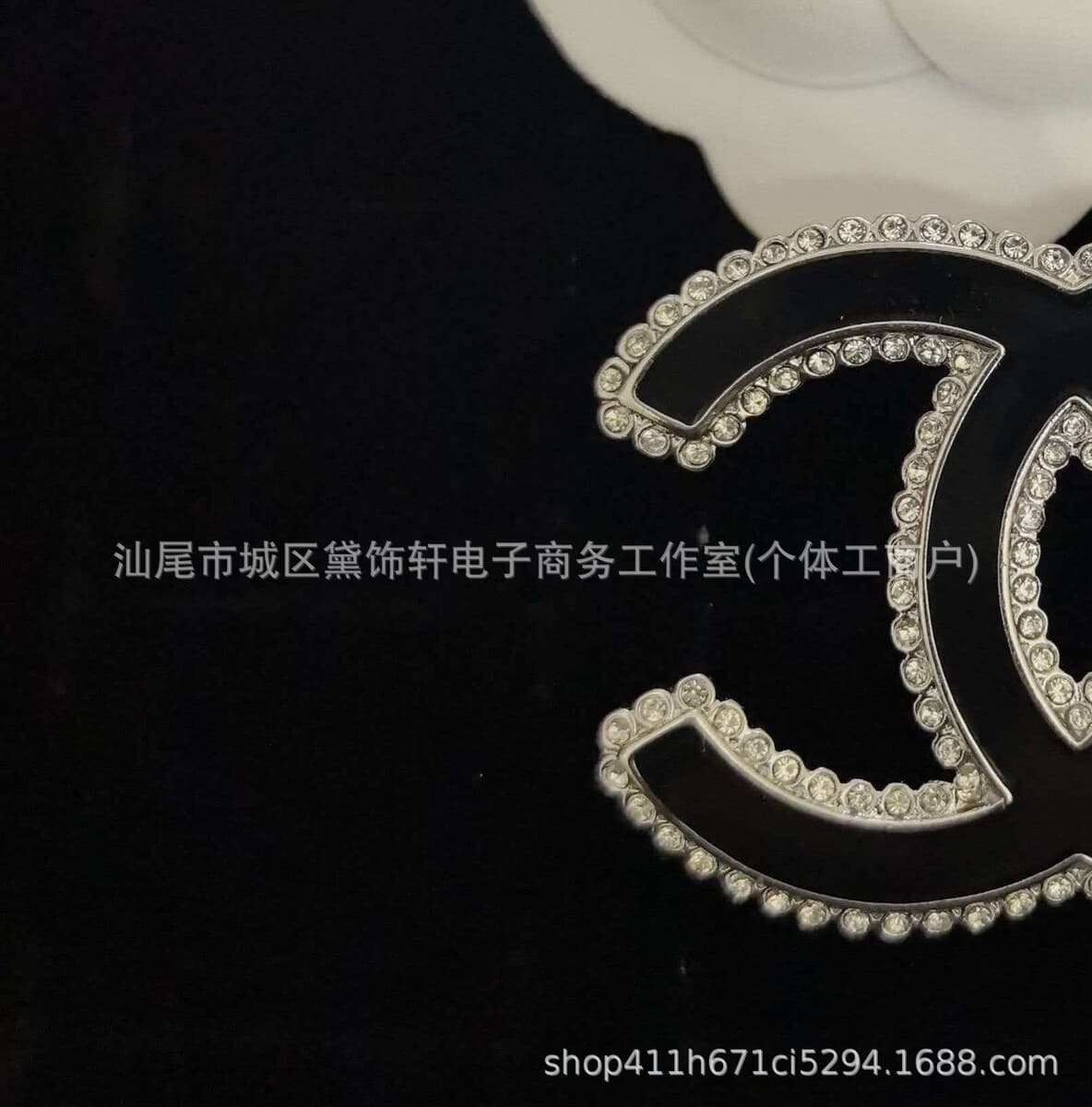 Брошь Chanel Double C с полным алмазным паве, квадратная брошь с бриллиантами и жемчугом, брошь-камелия Chanel, маленькая...