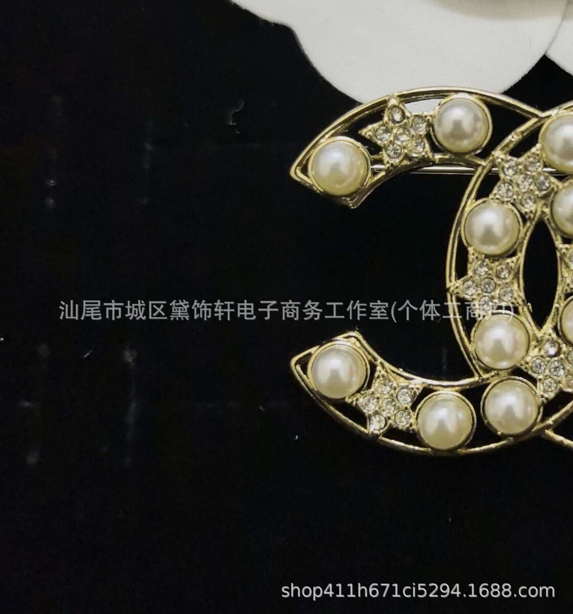 Брошь Chanel Double C с полным алмазным паве, квадратная брошь с бриллиантами и жемчугом, брошь-камелия Chanel, маленькая...