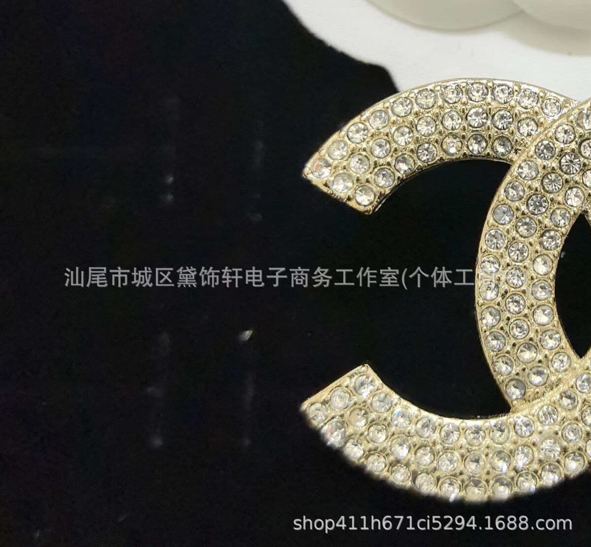 Брошь Chanel Double C с полным алмазным паве, квадратная брошь с бриллиантами и жемчугом, брошь-камелия Chanel, маленькая...