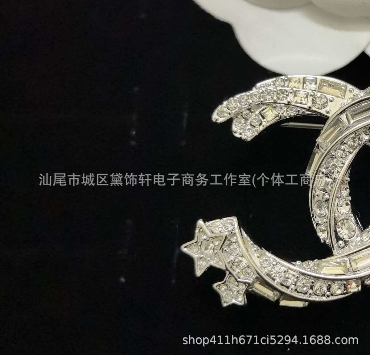 Брошь Chanel Double C с полным алмазным паве, квадратная брошь с бриллиантами и жемчугом, брошь-камелия Chanel, маленькая...