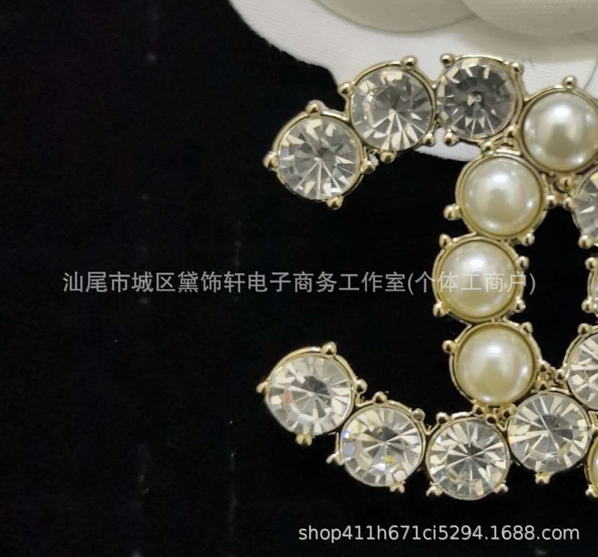 Брошь Chanel Double C с полным алмазным паве, квадратная брошь с бриллиантами и жемчугом, брошь-камелия Chanel, маленькая...