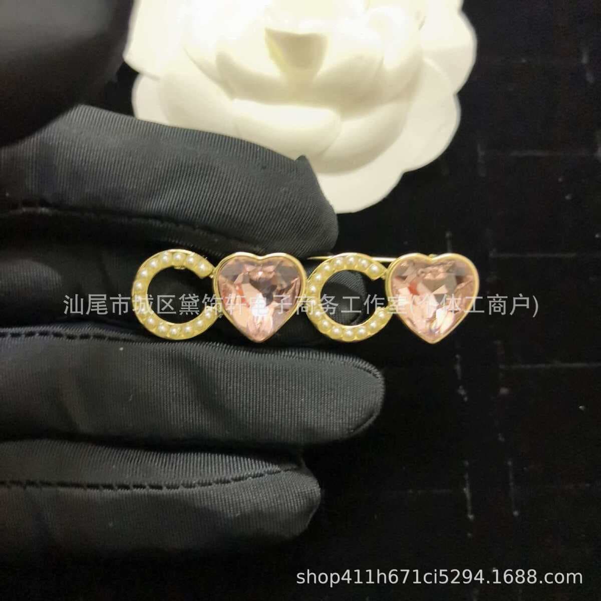 Брошь Chanel Double C с полным алмазным паве, квадратная брошь с бриллиантами и жемчугом, брошь-камелия Chanel, маленькая...