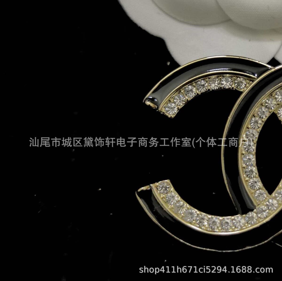 Брошь Chanel Double C с полным алмазным паве, квадратная брошь с бриллиантами и жемчугом, брошь-камелия Chanel, маленькая...