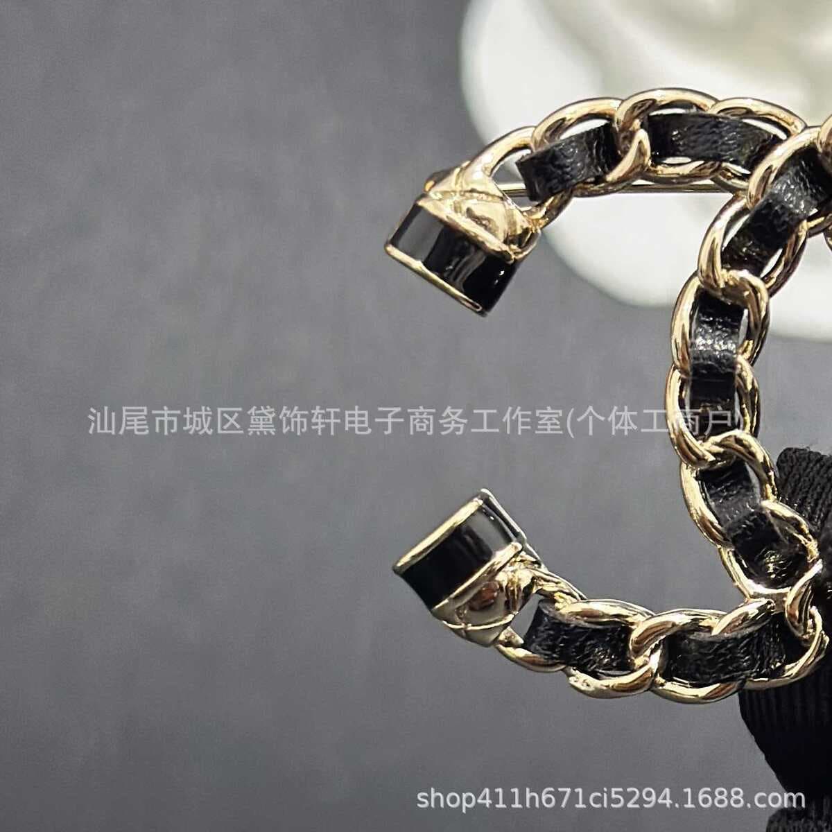 Брошь Chanel Double C с полным алмазным паве, квадратная брошь с бриллиантами и жемчугом, брошь-камелия Chanel, маленькая...