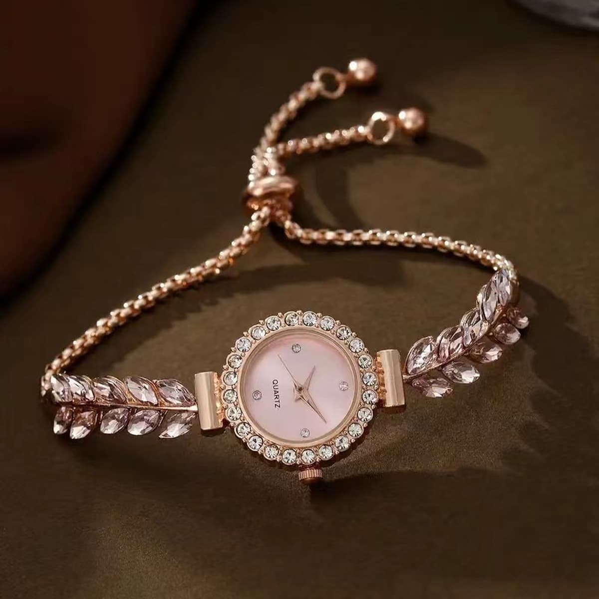 Внешняя торговля Новый зеленый лист с бриллиантами дамы часы с бриллиантами русалка свободно регулируемый браслет часы оптом