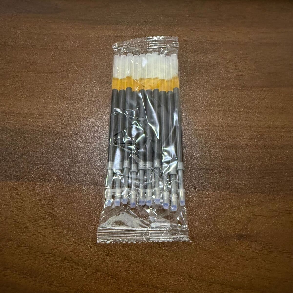 Нажмите на гелевую ручку K35, чтобы подписать ручку для экзамена